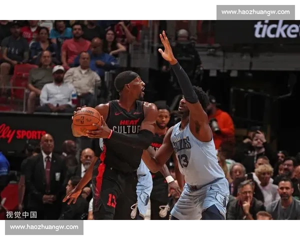 湖人对决热火巴特勒意外受伤比赛走向引发广泛关注悬念升级球迷热议 湖人对决热火巴特勒意外受伤比赛走向引发广泛关注悬念升级球迷热议