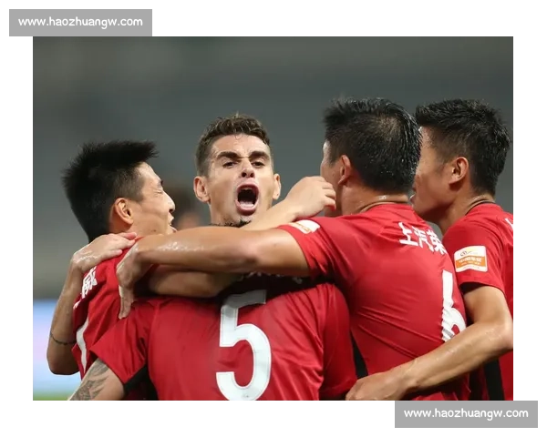 山东鲁能迎战上海上港强强对话牵动中超争冠格局走向焦点之夜全场瞩目